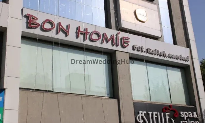 Bon Homie, Vastrapur