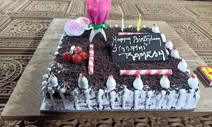 Bp Cafe Cake Shop In Mamallapuram