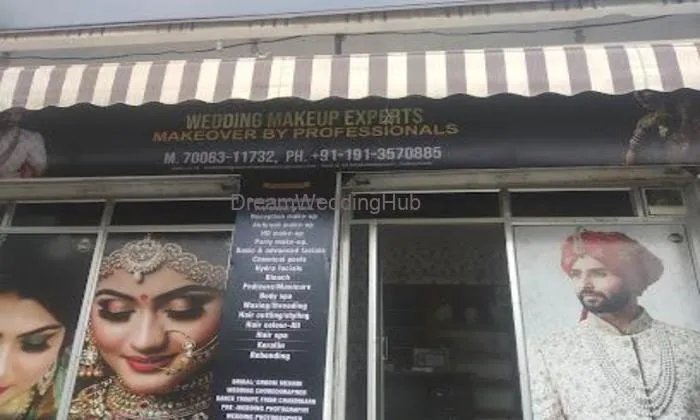 Bride And Groom Unisex Salon