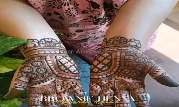 Brownie Henna Artistry