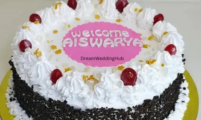 Cake By Ipsita