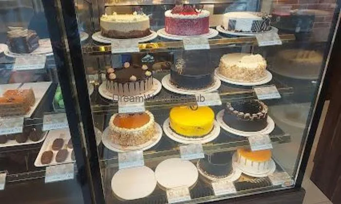 Cake Hut Chullickal