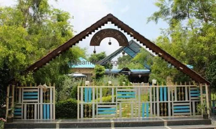 Ceebee's Farm House