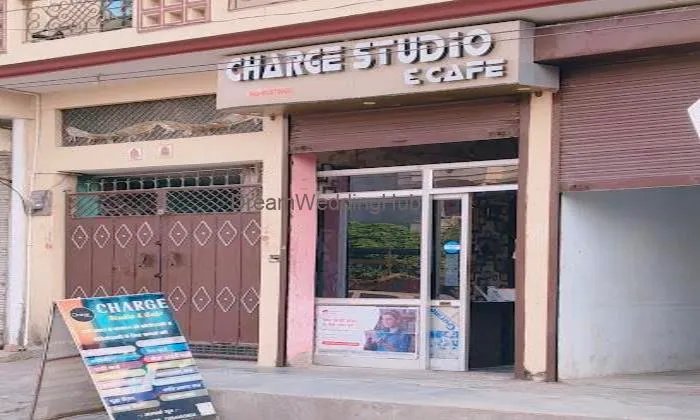 Charge Studio & Cafe