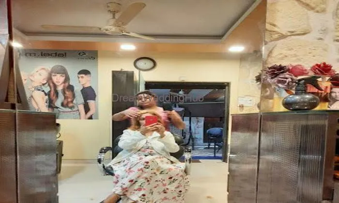Charu's Unigender Salon