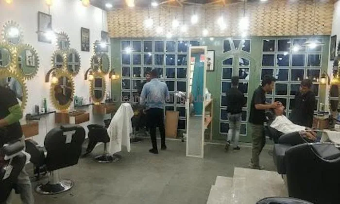Chirag Salon - Unisex Salon - Best Bridal Makeup Artist - Hair Extension - Beauty Parlour/groom Salon In City Center Gwalior Chirag Salon - Unisex Salon - Best Bridal Makeup Artist - Hair Extension - Beauty Parlour/groom Salon In City Center Gwalior