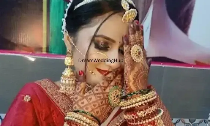 Chitra Beauty Parlour