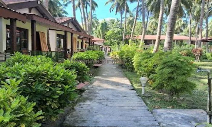 Coco-n-huts Beach Resort