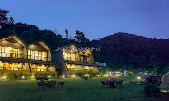 Corbett Vanvaas Resort