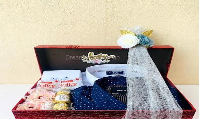 Customised Gifts / Best Gift Shop