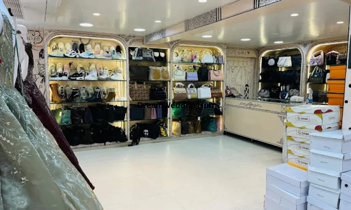 Cute Girl Exclusive Western Showroom