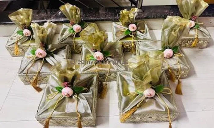 D Wrap | Luxury Gift Hampers