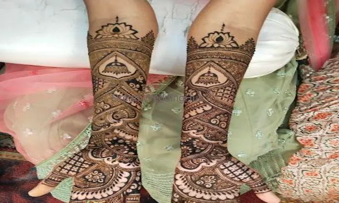 Dakshith Mehendi Art's