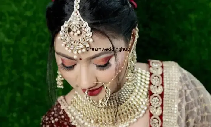 Damini Makeovers  Beauty Saloon