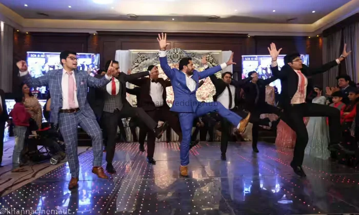 Dancing Dudes
