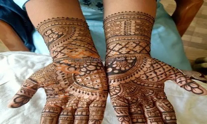 Dazzling Artistry | Mehindi Designer And Makeup Artist