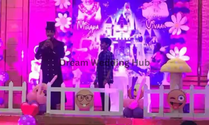 Deep Entertainments - Decor Deep Entertainments - Decor