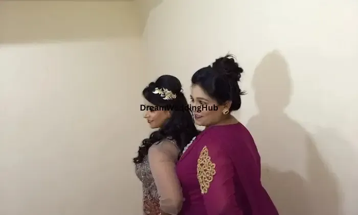 Deeyaa The Fashion House