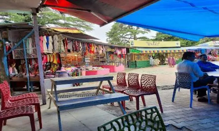 Deval Gift Shop