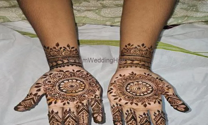 Dhanis Beauty Spa & Tailoring