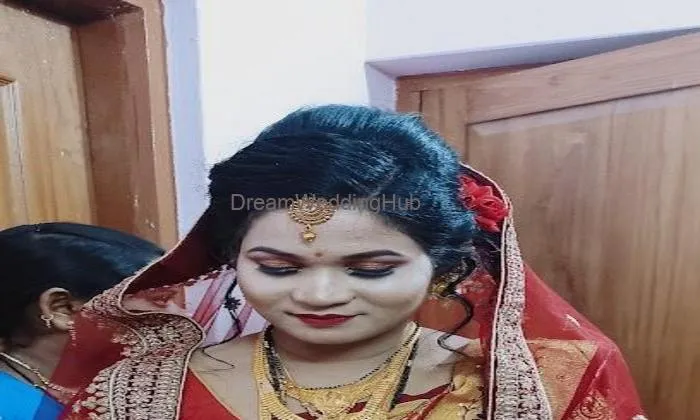 Dhanne's Professional Unisex Salon & Spa