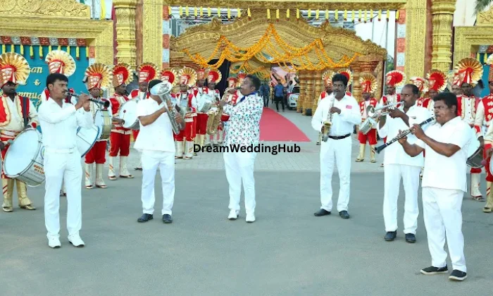 Dhinesh Band