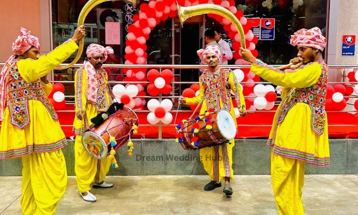 Dholis Pawan Punjabi Dhol Surat