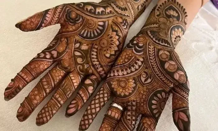 Dhruvi Mehendi Creations