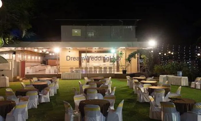 Digambar Hall And Lawns