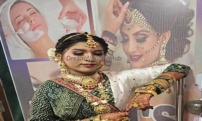 Dipali Beauty Parlour Spical Makeup And Hair Artice Only Women