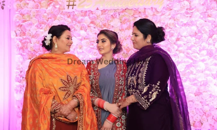 Divas By Neetu