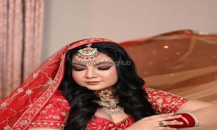 Divi Dua Makeup Artist