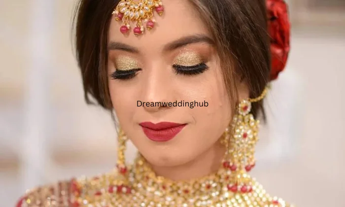 Divus Unisex Saloon  Makeup