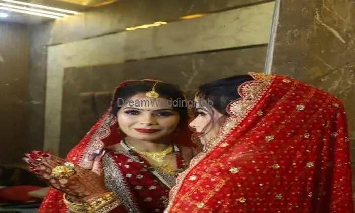 Divyani Dixit | Hair And Makeup
