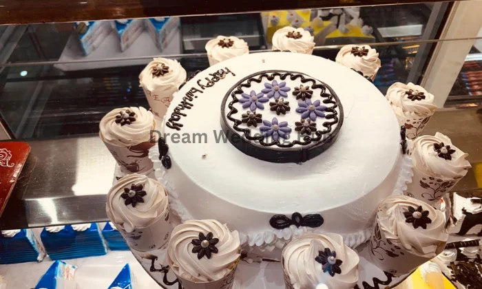 Diwanji Sweets And Cake Shop