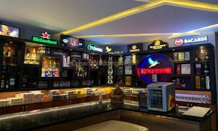 Dolphin Bar | Kitchen