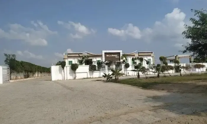 Dr Lal Singhs Farm