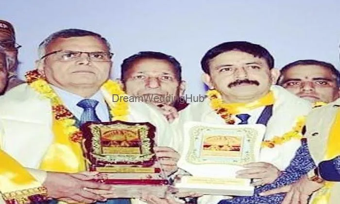 Dr. Vinod Shastri Ji