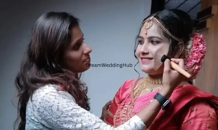Dreamz Bridal Makeup - Makeup Artist Esther Parimala Dreamz Bridal Makeup - Makeup Artist Esther Parimala