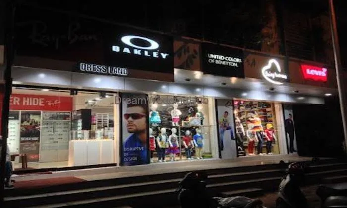 Dressland Boutique