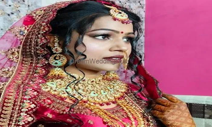 Dulhan Beauty Parlour