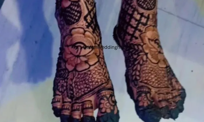 Dulhan Mehndi Artist