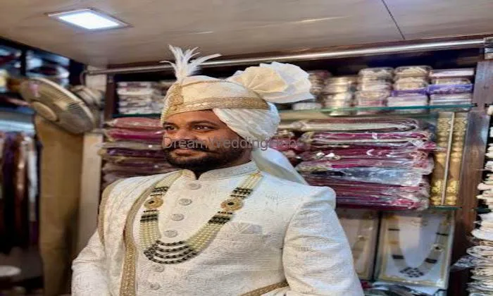 Dulhe Raja Dresses