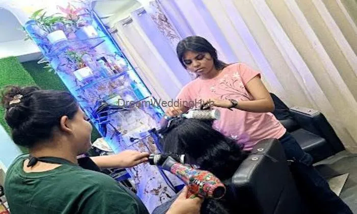Edge And Elegance ®️ Professional Ladies Beauty Salon || એજ અને એલિગન્સ ®️ પ્રોફેશનલ લેડીઝ બ્યુટી સલૂન Edge And Elegance ®️ Professional Ladies Beauty Salon || એજ અને એલિગન્સ ®️ પ્રોફેશનલ લેડીઝ બ્યુટી સલૂન