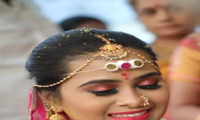 Eesha Makeovers Eesha Makeovers