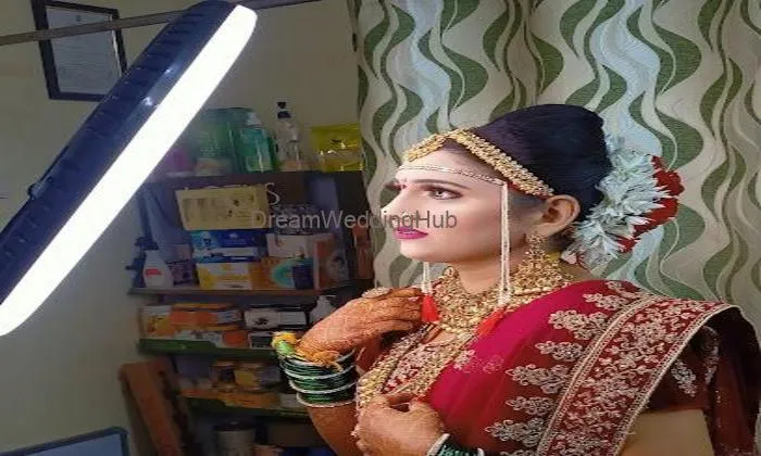 Ekta Beauty Parlour
