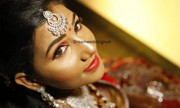 Ezhil Women's Salon
