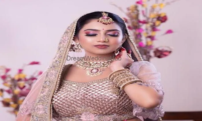 Fabb Hue Makeup,hair Studio & Academy-professional Makeup Courses In Virar-hairstyle/nail Art/bridal Makeup Academy In Virar