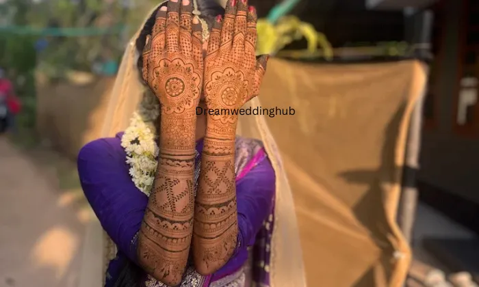 Farhana The Mehendi Artist