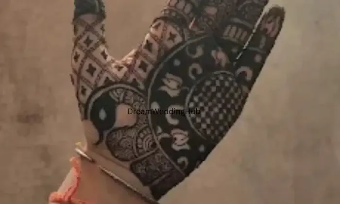 Farzana  Academy